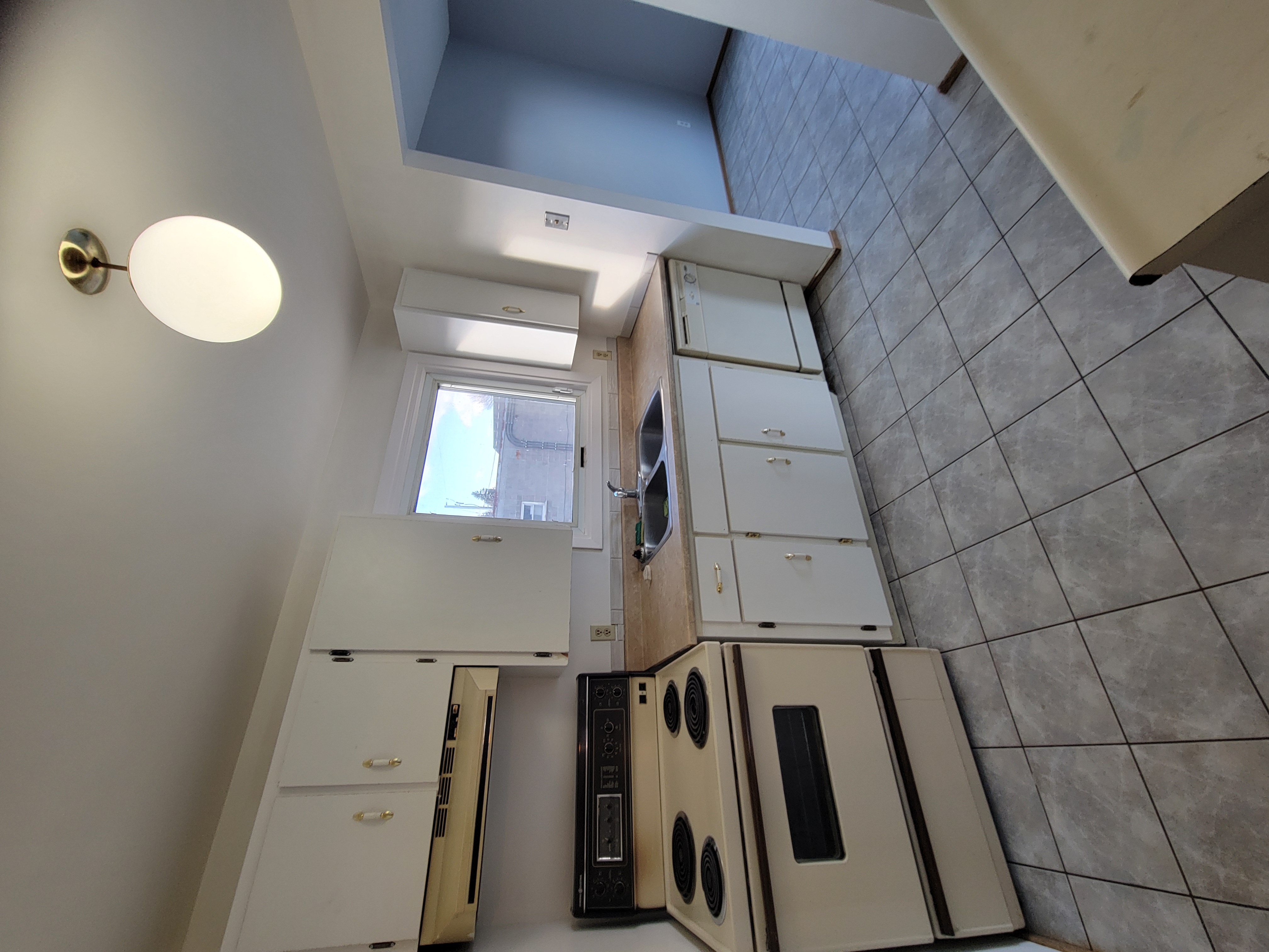 1311 Victoria Ave E, Thunder Bay, ON P7C 1C3, Canada - Unit 3