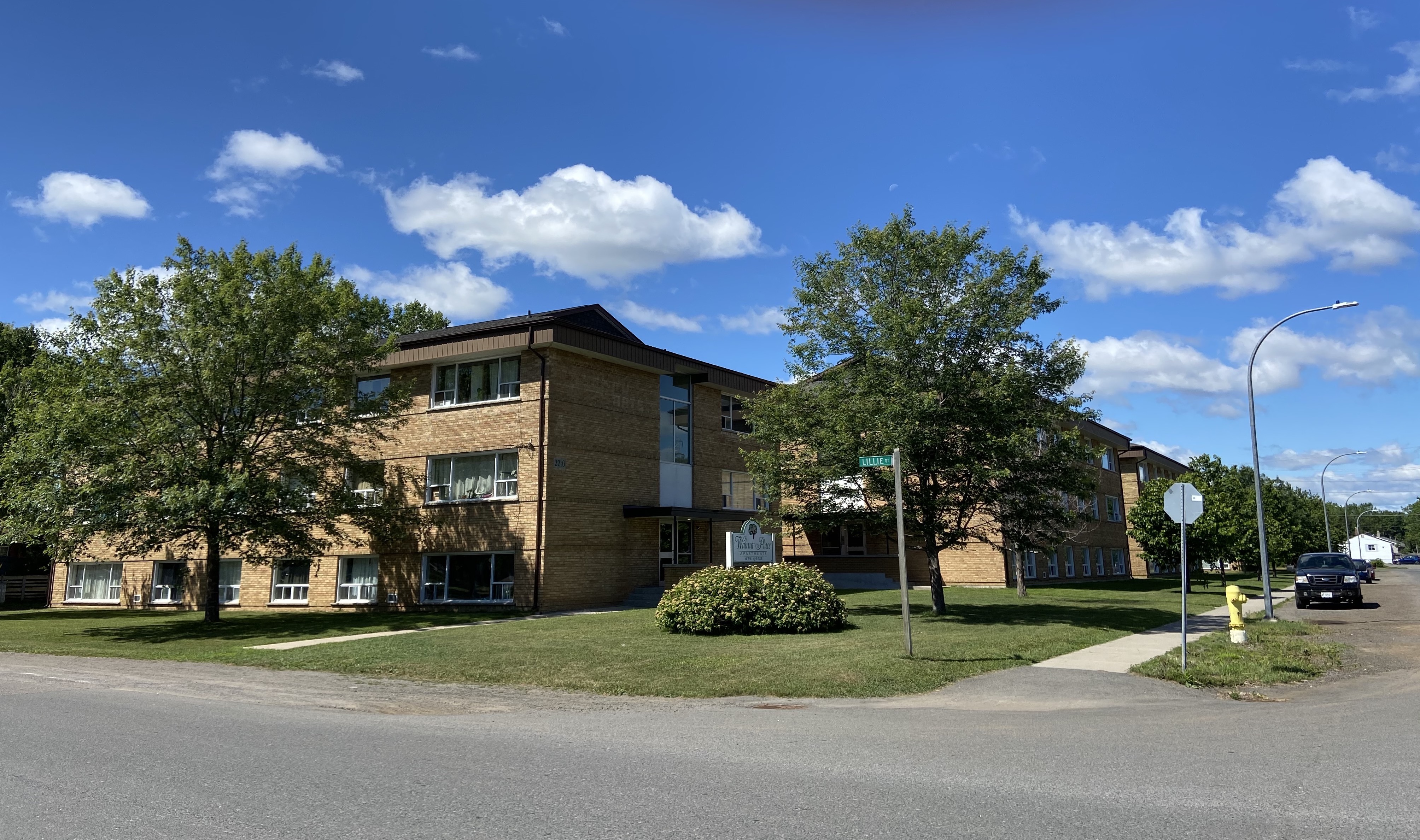 2242 Walnut St, Thunder Bay, ON P7C 1L1, Canada