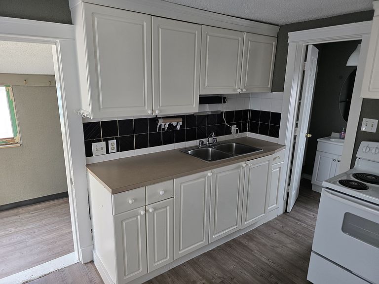 115 7 St NE, Calgary, AB T2E 4B8, Canada