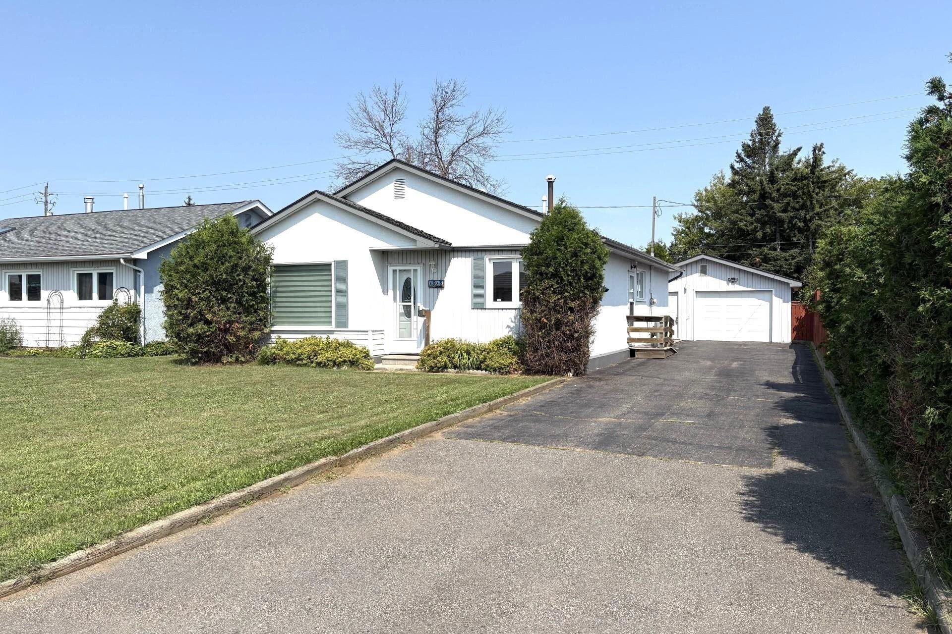 1213 Mary St W, Thunder Bay, ON P7E 4M8, Canada