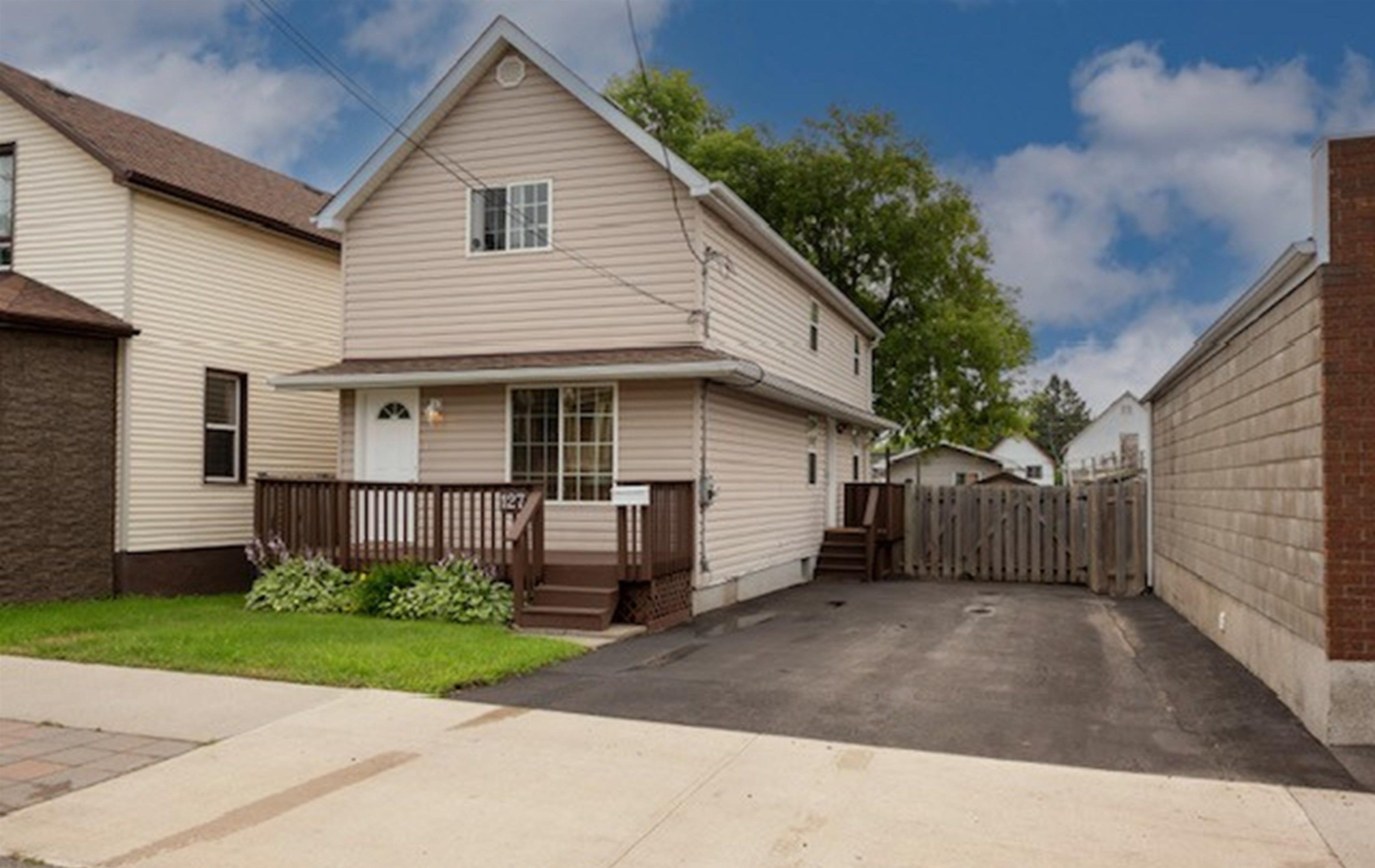 127 Court St S, Thunder Bay, ON P7B 2X5, Canada