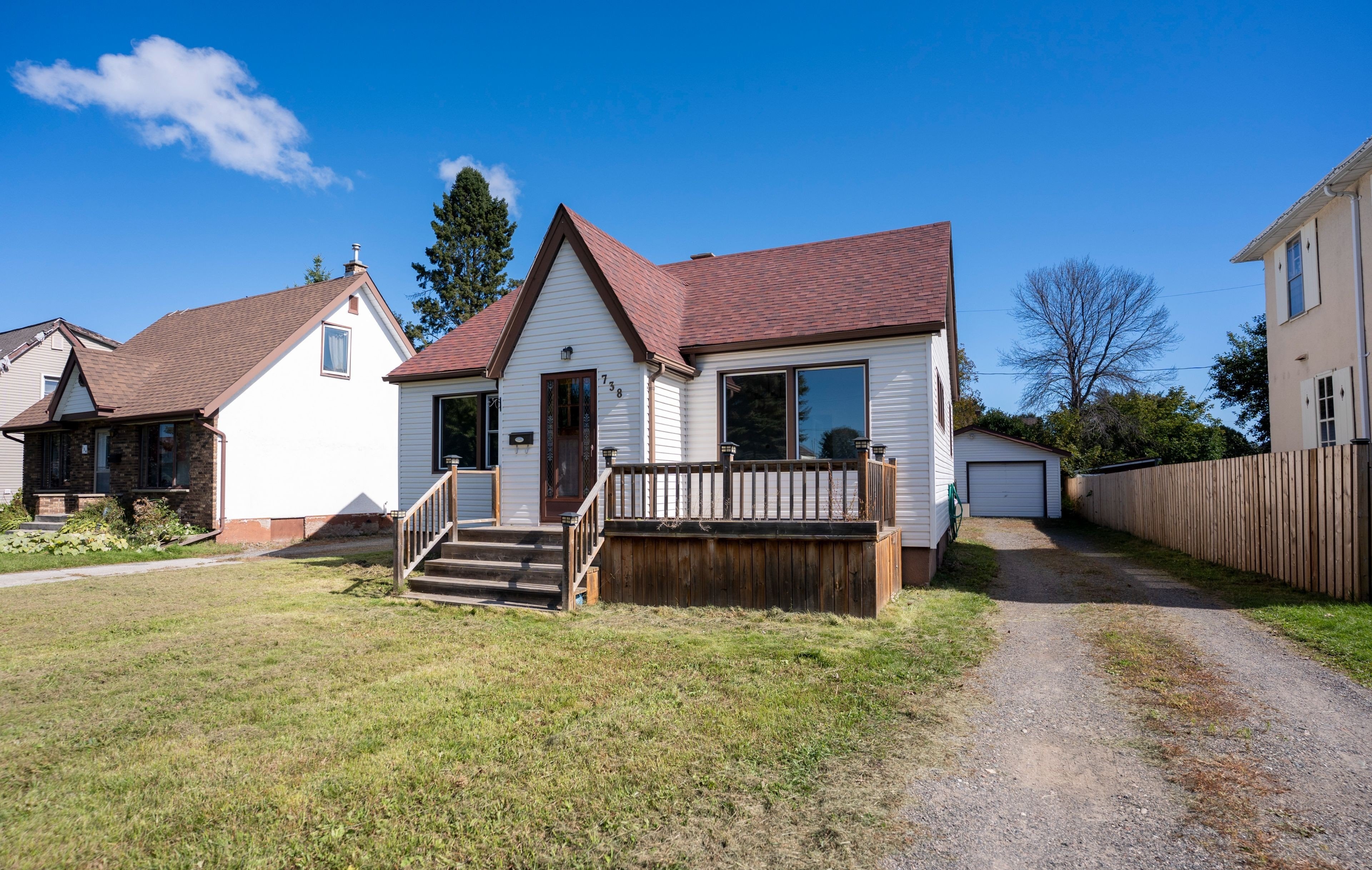 738 Mortimer Ave, Thunder Bay, ON P7E 1Y6, Canada
