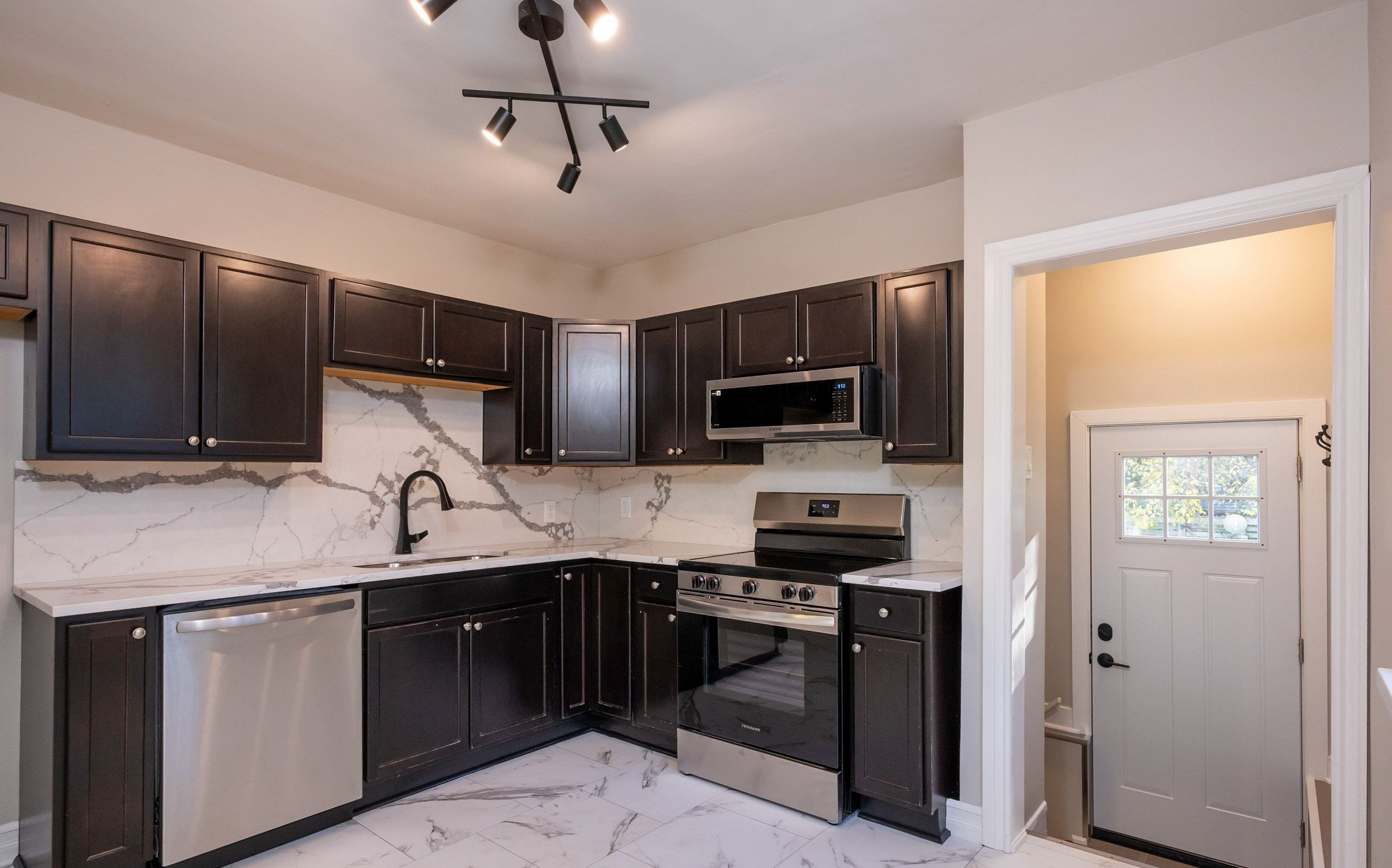 163 McKibbin St, Thunder Bay, ON P7B 4B6, Canada