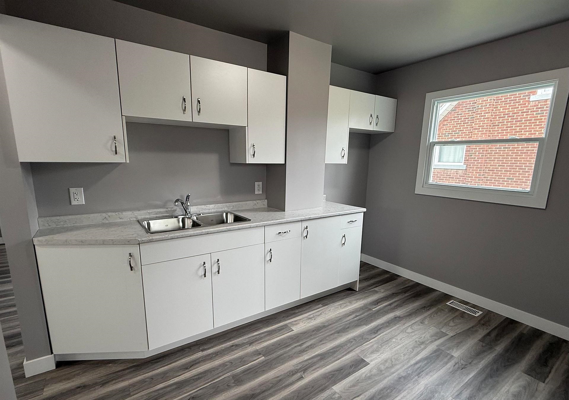1004 Gore St W, Thunder Bay, ON P7E 3T1, Canada