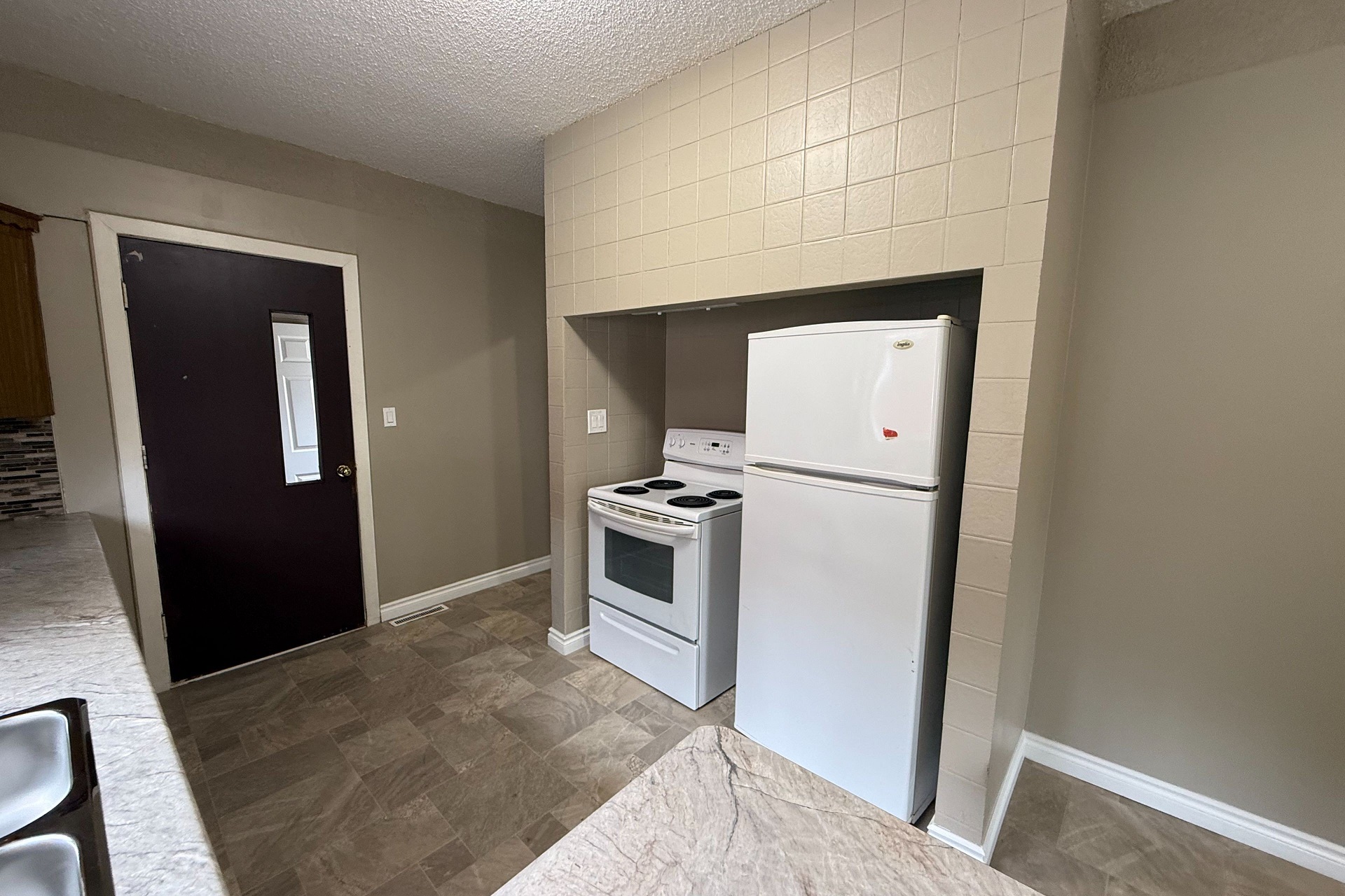 618 McTavish St, Thunder Bay, ON P7C 3C6, Canada